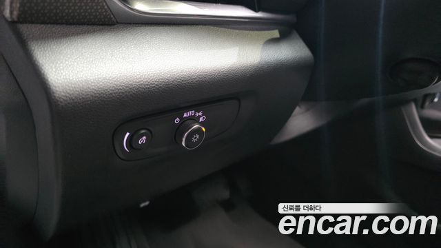 Chevrolet Korea Traverse 2023 — photo 28