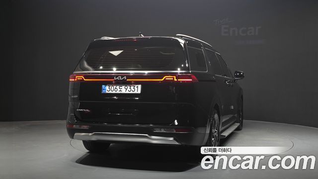 Kia Canival 2023 — photo 4