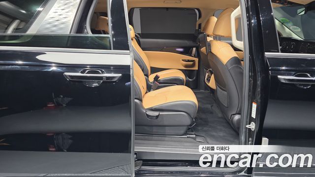 Kia Canival 2023 — photo 17