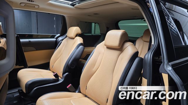 Kia Canival 2023 — photo 18