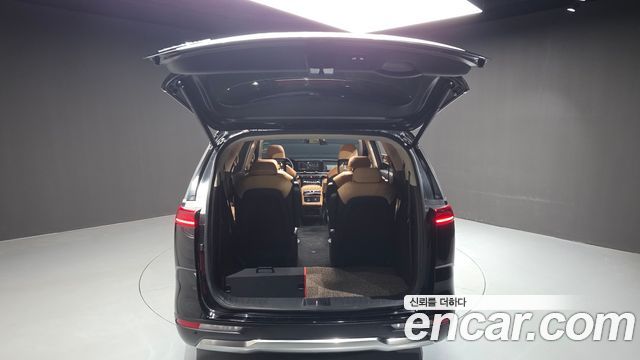 Kia Canival 2023 — photo 24