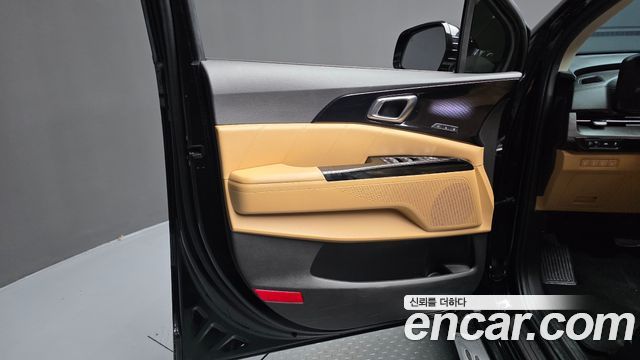 Kia Canival 2023 — photo 14