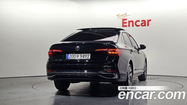 Volkswagen Jetta 2024 — photo 4