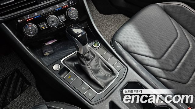 Volkswagen Jetta 2024 — photo 12