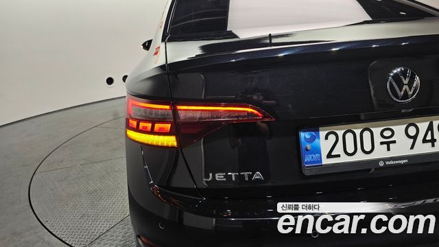 Volkswagen Jetta 2024 — photo 9