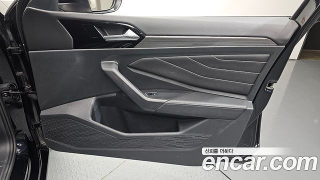 Volkswagen Jetta 2024 — photo 14