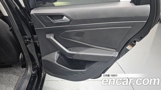 Volkswagen Jetta 2024 — photo 15