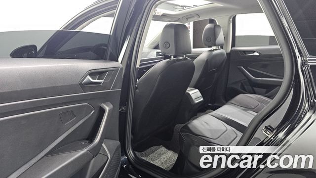 Volkswagen Jetta 2024 — photo 16