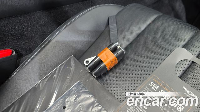Genesis G80 2022 — photo 21