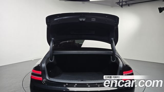 Genesis G80 2022 — photo 24