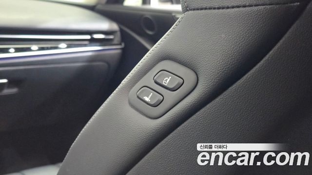 Genesis G80 2022 — photo 28