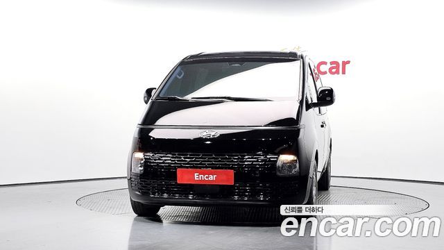Hyundai Staria 2022 — photo 3