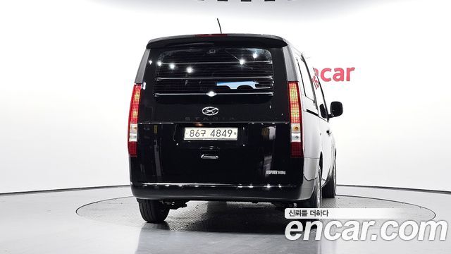 Hyundai Staria 2022 — photo 4