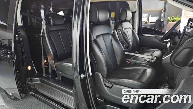 Hyundai Staria 2022 — photo 11