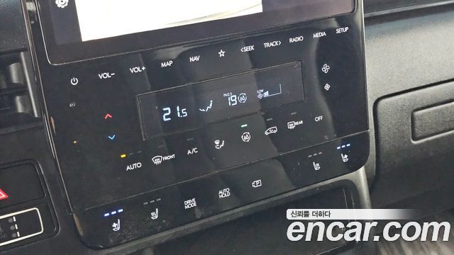 Hyundai Staria 2022 — photo 16