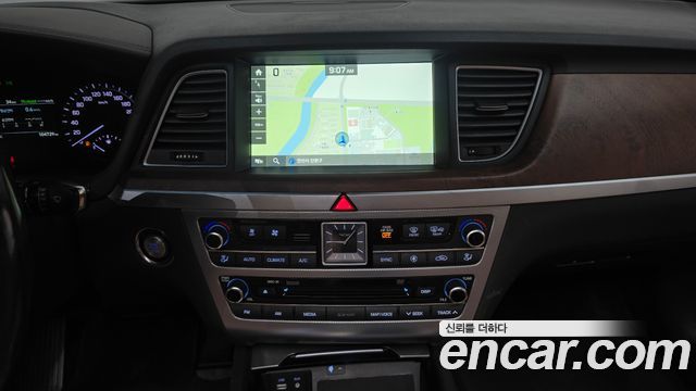 Genesis G80 2018 — photo 12