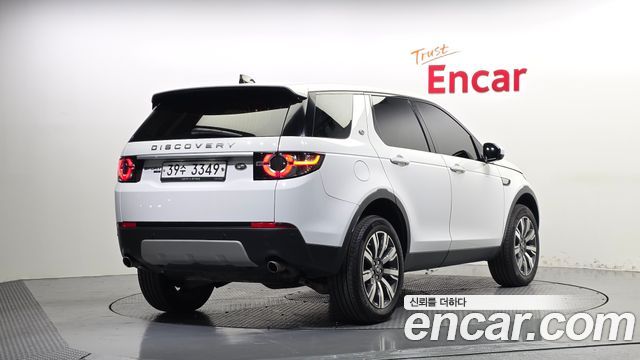 Land Rover Discovery Sport 2017 — photo 2