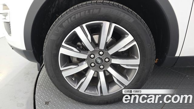 Land Rover Discovery Sport 2017 — photo 5
