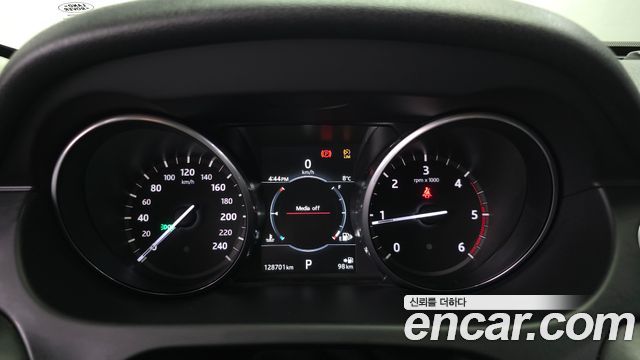 Land Rover Discovery Sport 2017 — photo 8