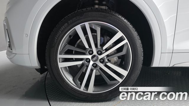 Audi Q5 2021 — photo 5
