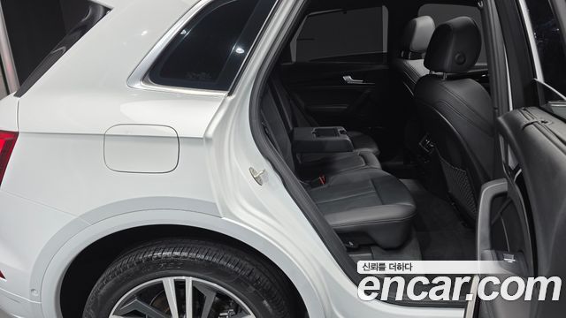 Audi Q5 2021 — photo 17