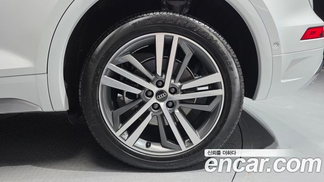 Audi Q5 2021 — photo 7