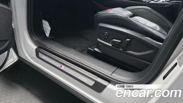 Audi Q5 2021 — photo 30