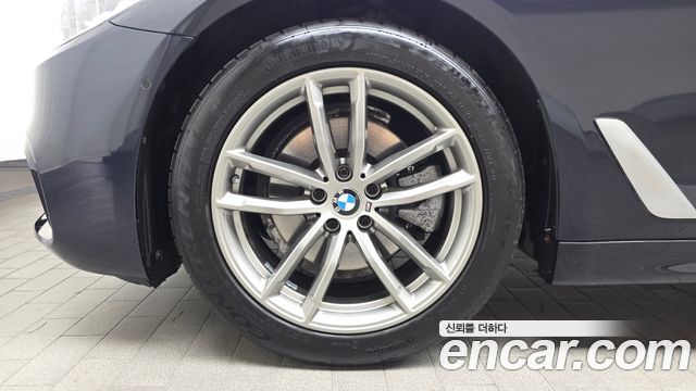 BMW 5-Series 2018 — photo 5