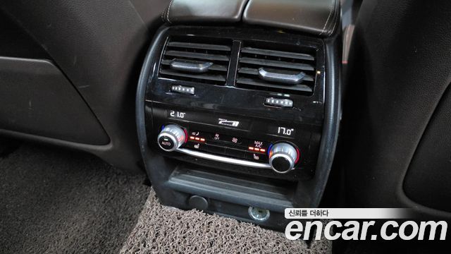BMW 5-Series 2018 — photo 24