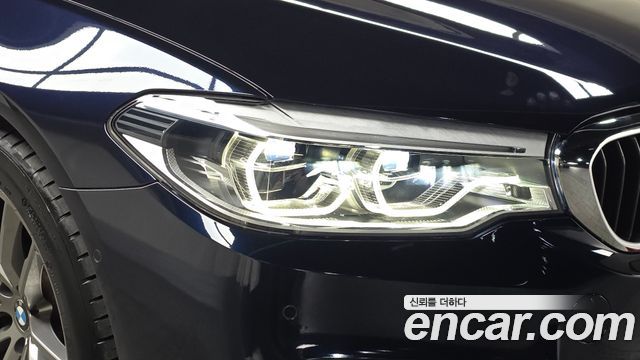BMW 5-Series 2018 — photo 8
