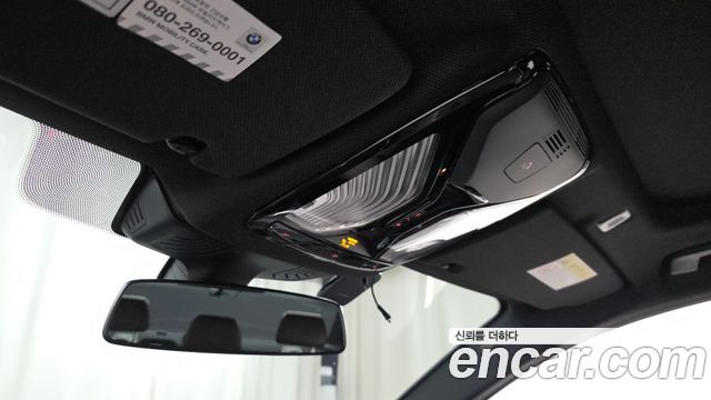 BMW 5-Series 2018 — photo 31
