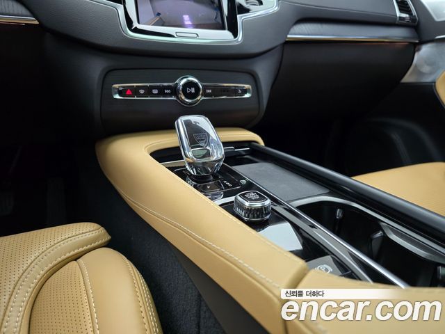 Volvo XC90 2024 — photo 13