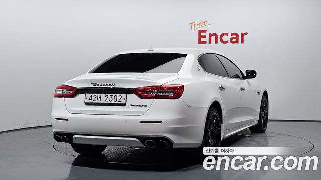 Maserati Quattroporte 2017 — photo 2