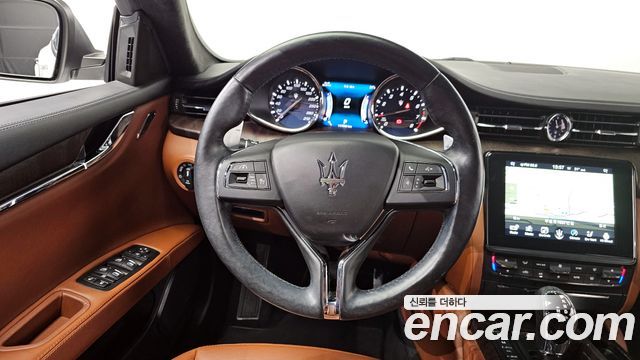 Maserati Quattroporte 2017 — photo 13