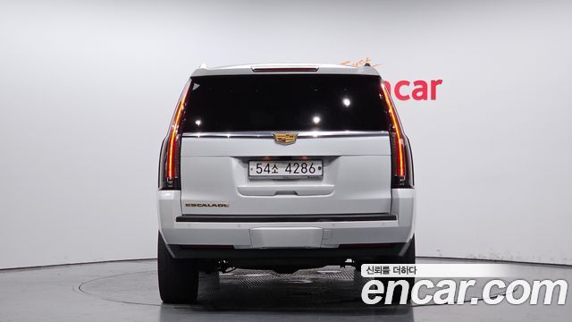 Cadillac Escalade 2018 — photo 4