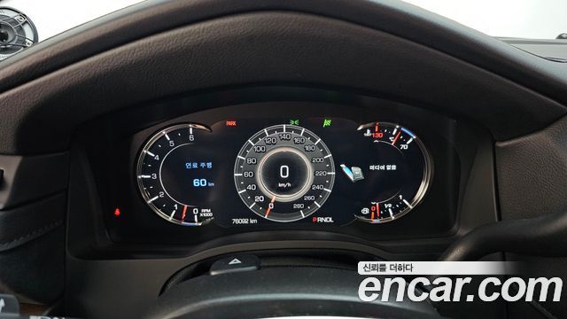 Cadillac Escalade 2018 — photo 8