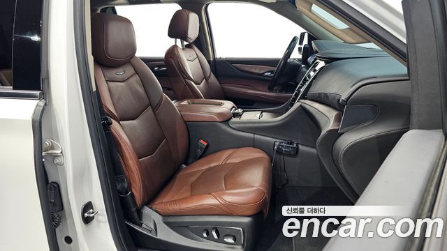 Cadillac Escalade 2018 — photo 10