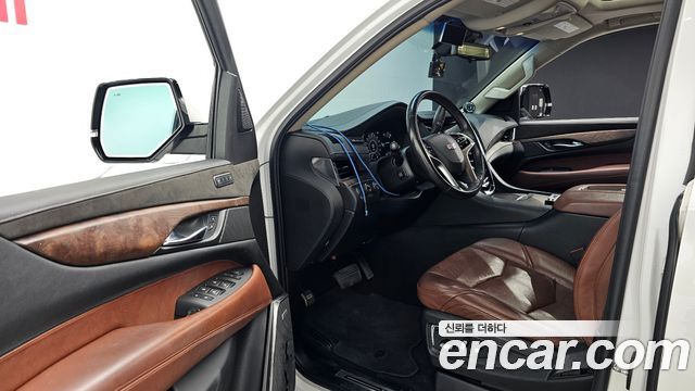 Cadillac Escalade 2018 — photo 12