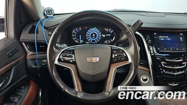 Cadillac Escalade 2018 — photo 13