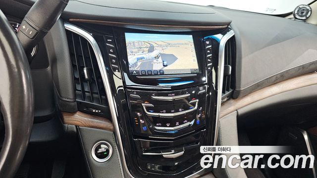 Cadillac Escalade 2018 — photo 15