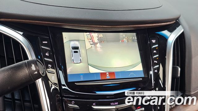 Cadillac Escalade 2018 — photo 16