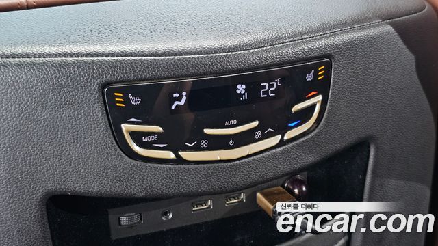 Cadillac Escalade 2018 — photo 17
