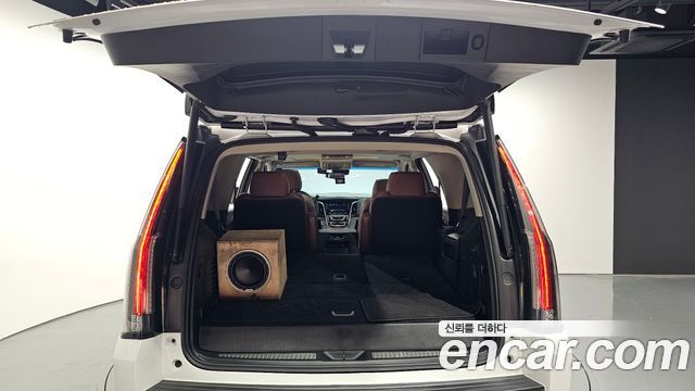 Cadillac Escalade 2018 — photo 20