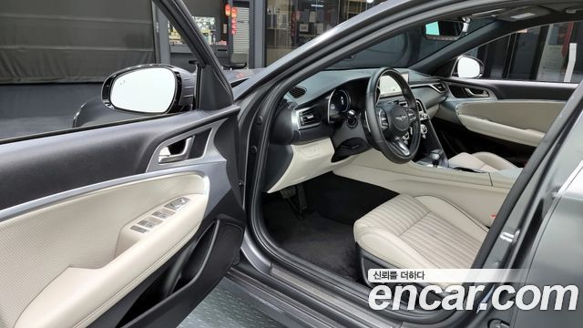 Genesis G70 2021 — photo 11