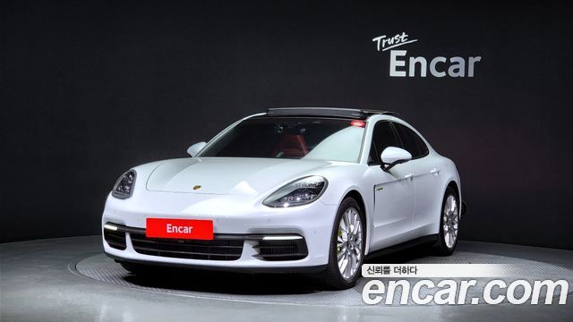 Porsche Panamera 2020 — photo 1
