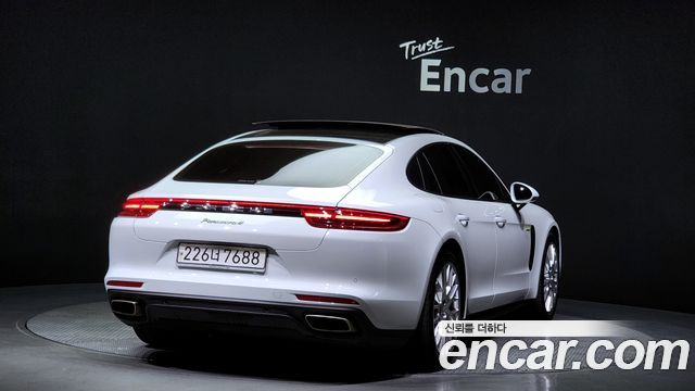 Porsche Panamera 2020 — photo 2