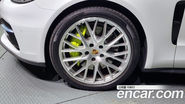 Porsche Panamera 2020 — photo 5