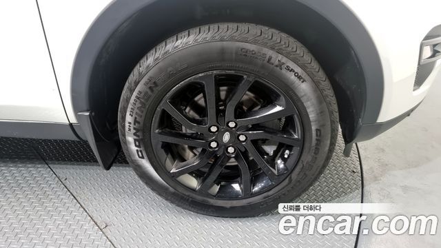 Land Rover Discovery Sport 2017 — photo 5