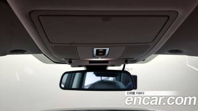 Land Rover Discovery Sport 2017 — photo 16