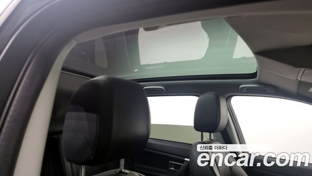 Land Rover Discovery Sport 2017 — photo 19